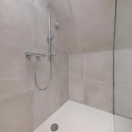 Strom Ahoi - Premium - Modern - Inkl Stellplatz - 200m Zum Alten Strom - Wasserblick * Rostock